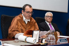 Carlos Rosa Jiménez en la investidura de Kazuyo Sejima como Doctora "Honoris Causa" por la Escuela de Arquitectura de la Universidad de Málaga. Paraninfo. Octubre de 2019