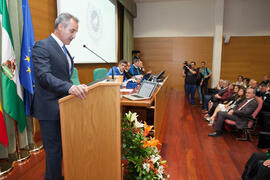 Miguel Porras Fernández en la investidura como Doctor "Honoris Causa" de Hans-Dieter Wienberg por la Facultad de Ciencias de la Universidad de Málaga. Rectorado. Mayo de 2016