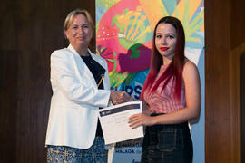 Entrega de diploma en el acto de clausura de los Cursos de Verano de la Universidad de Málaga. Ronda. Julio de 2018
