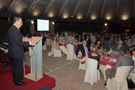 Cena de gala con motivo al homenaje para los jubilados y personal que cumple 25 años de servicio en la Universidad de Málaga. Jardín Botánico. Junio de 2009
