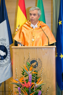 José Emilio Navas en su investidura como Doctor "Honoris Causa" por la Facultad de Ciencias Económicas y Empresariales de la Universidad de Málaga. Edificio del Rectorado. Abril de 2017