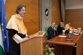 Enrique Navarro Jurado en la investidura como Doctor "Honoris Causa" de Manuel Molina Lozano por la Facultad de Turismo de la Universidad de Málaga. Rectorado. Abril 2016