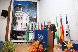 José Manuel Cabra de Luna en la imposición de la Medalla de Oro de la Universidad de Málaga a la Universidad de Granada. Paraninfo. Diciembre de 2016