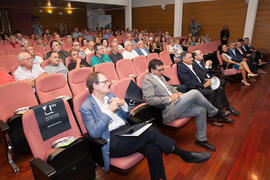 Asistentes a la presentación del coleccionable de Diario Sur "Estampas de Málaga 2". Edificio del Rectorado. Septiembre de 2016