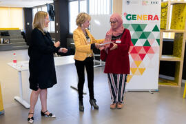 Entrega de diploma. Clausura del programa "Genera". Edificio "The Green Ray". Junio de 2019