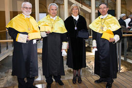 Imposición de la Medalla de Oro de la Universidad de Málaga a D. Antonio Díez de los Ríos. Rectorado. Junio de 2010