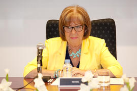 Adelaida de la Calle en el homenaje al personal que cumple 25 años al servicio de la Universidad de Málaga y personal jubilado. Paraninfo. Julio de 2014