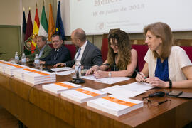 Mesa presidencial. Presentación de la memoria académica correspondiente al curso 2015/2016. Facultad de Ciencias Económicas y Empresariales. Junio de 2018