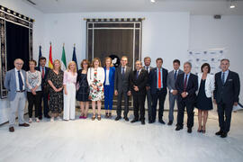 Equipo de gobierno de la Universidad de Málaga junto con el ministro Pedro Duque. Edificio del Rectorado. Junio de 2018