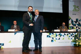 Entrega del galardón conmemorativo a Mariano Ruiz. Acto del 25 Aniversario del Parque Tecnológico de Andalucía. Palacio de Ferias y Congresos de Málaga. Noviembre de 2017