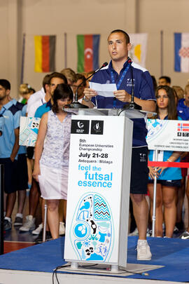 Intervención de un deportista. Ceremonia de apertura del IX Campeonato de Europa Universitario de Fútbol Sala. Antequera. Julio de 2013