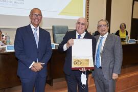 Reconocimiento a personal jubilado. Celebración del 50 Aniversario de la Facultad de Medicina de la Universidad de Málaga. Facultad de Medicina. Octubre de 2022