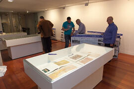 Montaje Exposición "Puerto y ciudad de Málaga en el tránsito del XIX al XX". Edificio del Rectorado. Mayo de 2012