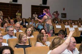 Actuación de Annya. Graduación y clausura del curso del Aula de Mayores de la Universidad de Málaga. Paraninfo. Junio de 2017