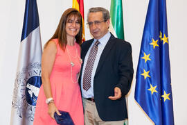 Encarnación Cañadas y José Ángel Narváez. Homenaje al personal que cumple 25 años de servicio en la UMA. Paraninfo. Junio 2016