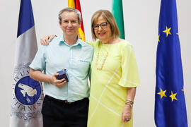 Retrato con la rectora en el homenaje a los jubilados y al personal que cumple 25 años de servicio en la UMA. Paraninfo. Mayo 2015