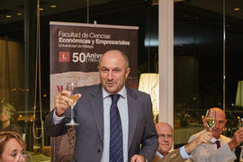 Brindis de Eugenio Luque. Cena homenaje al profesorado y PAS jubilado de la Facultad de Económicas. Hotel AC Málaga Palacio. Septiembre de 2014