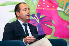 Manuel Castillo. Encuentro con José María Aznar. Cursos de Verano de la Universidad de Málaga. Edificio del Rectorado. Julio de 2018