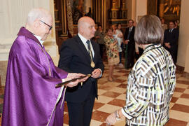 Entrega del bastón de mando de la Universidad de Málaga a la Cofradía de los Estudiantes. Misa de Lunes Santo. Iglesia de San Agustín. Abril de 2014