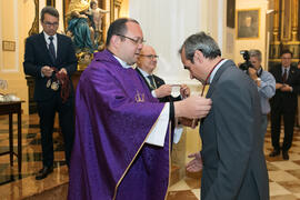 Entrega de medallas de la Cofradía de los Estudiantes. Misa de Lunes Santo. Iglesia de San Agustín. Abril de 2019
