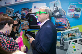 José Ángel Narváez en el estand del Contenedor Cultural. Jornadas de Puertas Abiertas de la Universidad de Málaga. Complejo Polideportivo Universitario. Abril de 2018