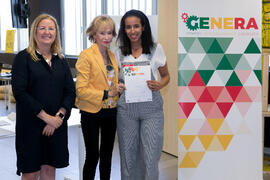 Entrega de diploma. Clausura del programa "Genera". Edificio "The Green Ray". Junio de 2019