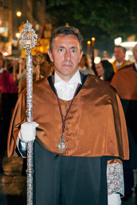 Representante de la Universidad de Málaga en el desfile procesional de la Hermandad de los Estudiantes. Abril de 2014