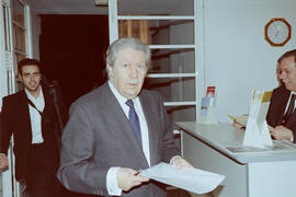 Investidura como Doctor "Honoris Causa" de D. Manuel Alcántara por la Universidad de Málaga. Teatro Cervantes. Noviembre de 2000
