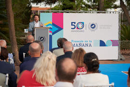 Intervención de Juan José Hinojosa. Homenaje al personal jubilado o que cumple 25 años de servicio en la Universidad de Málaga. Jardín Botánico. Junio de 2022