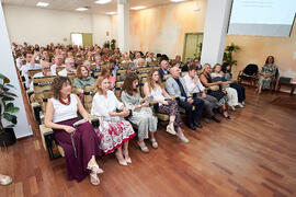 Asistentes al acto de presentación del Retrato de Honor de D. Eugenio José Luque Domínguez. Facultad de Ciencias Económicas y Empresariales. Junio de 2025