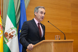 Miguel Porras Fernández en la investidura como Doctor "Honoris Causa" de Manuel Molina Lozano por la Facultad de Turismo de la Universidad de Málaga. Rectorado. Abril 2016