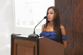 Intervención de una alumna. Graduación del alumnado del CIE de la Universidad de Málaga. Centro Internacional de Español. Julio de 2015