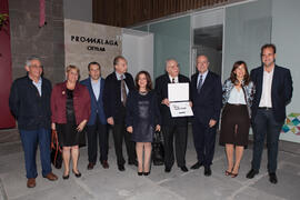 Foto de grupo. Inauguración de la plaza Pintor Eugenio Chicano. Málaga. Noviembre de 2016