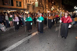Representantes de la Universidad de Málaga en el desfile procesional de la Hermandad de los Estudiantes. Abril de 2014