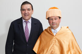 Retrato de Manuel Molina Lozano antes de su investidura como Doctor "Honoris Causa" por la Facultad de Turismo de la Universidad de Málaga. Rectorado. Abril 2016
