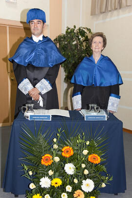 Investidura como Doctor "Honoris Causa" de D.ª Margarita Salas Falgueras por la Universidad de Málaga. Facultad de Medicina. Octubre de 2009