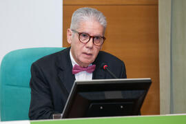 Carlos Pérez Ariza en la presentación del coleccionable de Diario Sur "Estampas de Málaga 2". Edificio del Rectorado. Septiembre de 2016