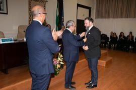 Entrega de Medalla de Honor a Carlos Álvarez. Celebración de San Lucas. Facultad de Medicina. Noviembre de 2019
