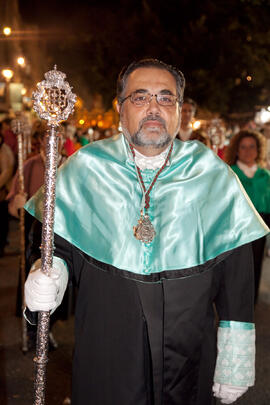 Representante de la Universidad de Málaga en el desfile procesional de la Hermandad de los Estudiantes. Abril de 2014