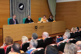 Mesa presidencial en la investidura como Doctor "Honoris Causa" de Manuel Molina Lozano por la Facultad de Turismo de la Universidad de Málaga. Rectorado. Abril 2016