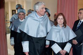 Investidura como Doctores "Honoris Causa" de Michelle Mattelart y Armand Mattelart por la Facultad de Ciencias de la Comunicación de la Universidad de Málaga. Rectorado. Abril de 2014