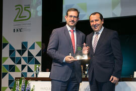 Entrega de galardón conmemorativo. Acto del 25 Aniversario del Parque Tecnológico de Andalucía. Palacio de Ferias y Congresos de Málaga. Noviembre de 2017