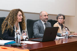 Macarena Parrado, Eugenio José Luque y Ana María Castillo-Clavero en la graduación de Alumnos de Másters de la Facultad de Ciencias Económicas y Empresariales de la Universidad de Málaga. Paraninfo. Mayo de 2017