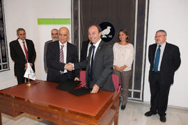 Firma del convenio con la Universidad de Sharjah, Emiratos Árabes. Edificio del Rectorado. Noviembre de 2015