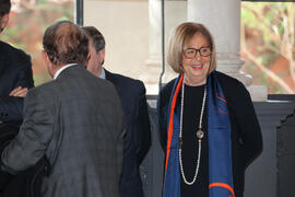 Adelaida de la Calle momentos antes de la toma de posesión de D. José Ángel Narváez Bueno como Rector de la Universidad de Málaga. Palacio de San Telmo, Sevilla. Enero de 2016