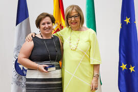 Retrato con la rectora en el homenaje a los jubilados y al personal que cumple 25 años de servicio en la UMA. Paraninfo. Mayo 2015