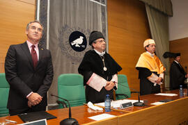 Mesa presidencial en la investidura como Doctor "Honoris Causa" de Manuel Molina Lozano por la Facultad de Turismo de la Universidad de Málaga. Rectorado. Abril 2016