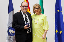 Retrato con la rectora en el homenaje a los jubilados y al personal que cumple 25 años de servicio en la UMA. Paraninfo. Mayo 2015