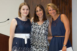 María Dolores Martín con alumnas en su graduación. Centro Internacional de Español. Agosto de 2014