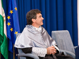Investidura como Doctor "Honoris Causa" de D. José Antonio Domínguez Bandera por la Universidad de Málaga. Escuela Técnica Superior de Informática y Telecomunicaciones. Mayo de 2010